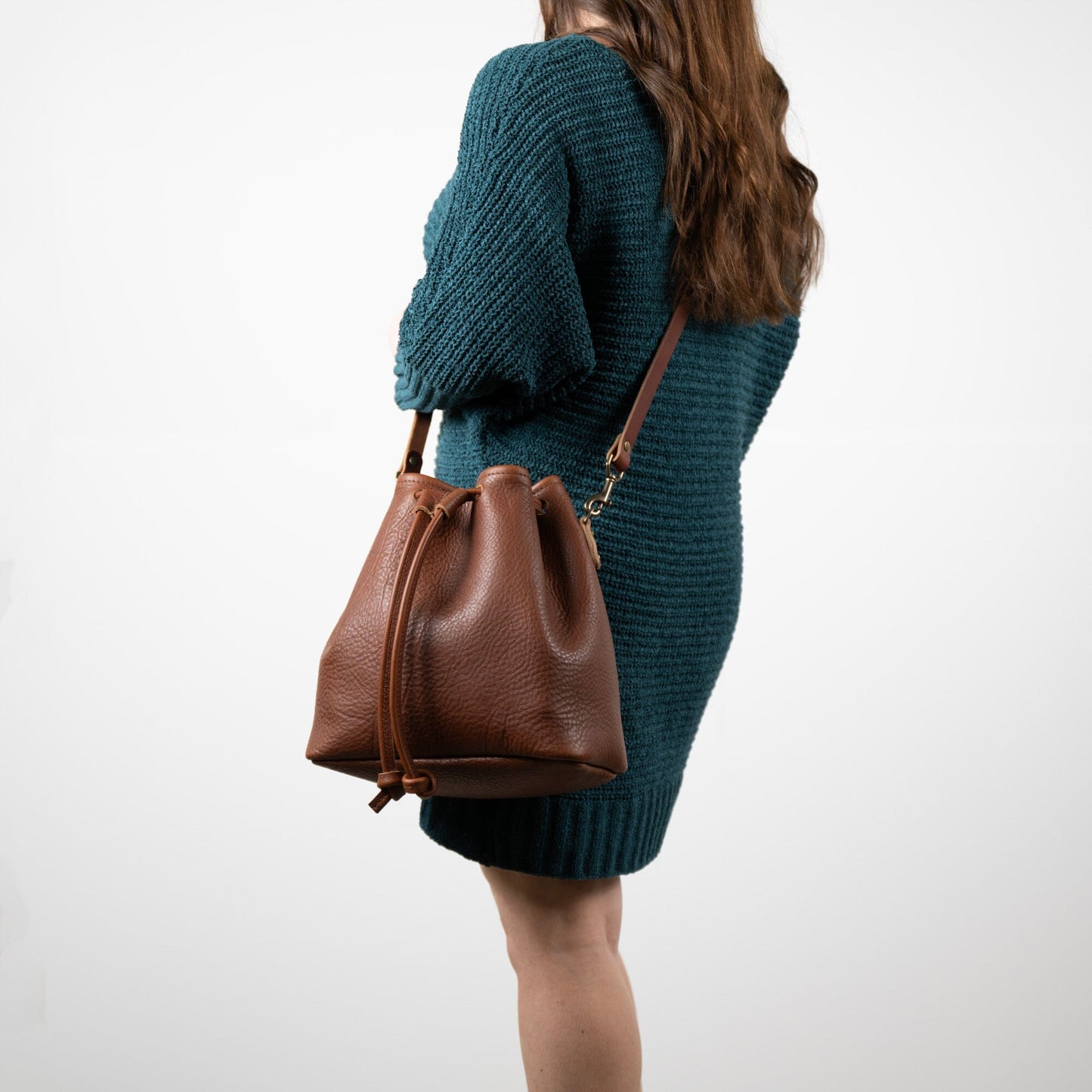 ABBY LEATHER BUCKET BAG - OLIVE