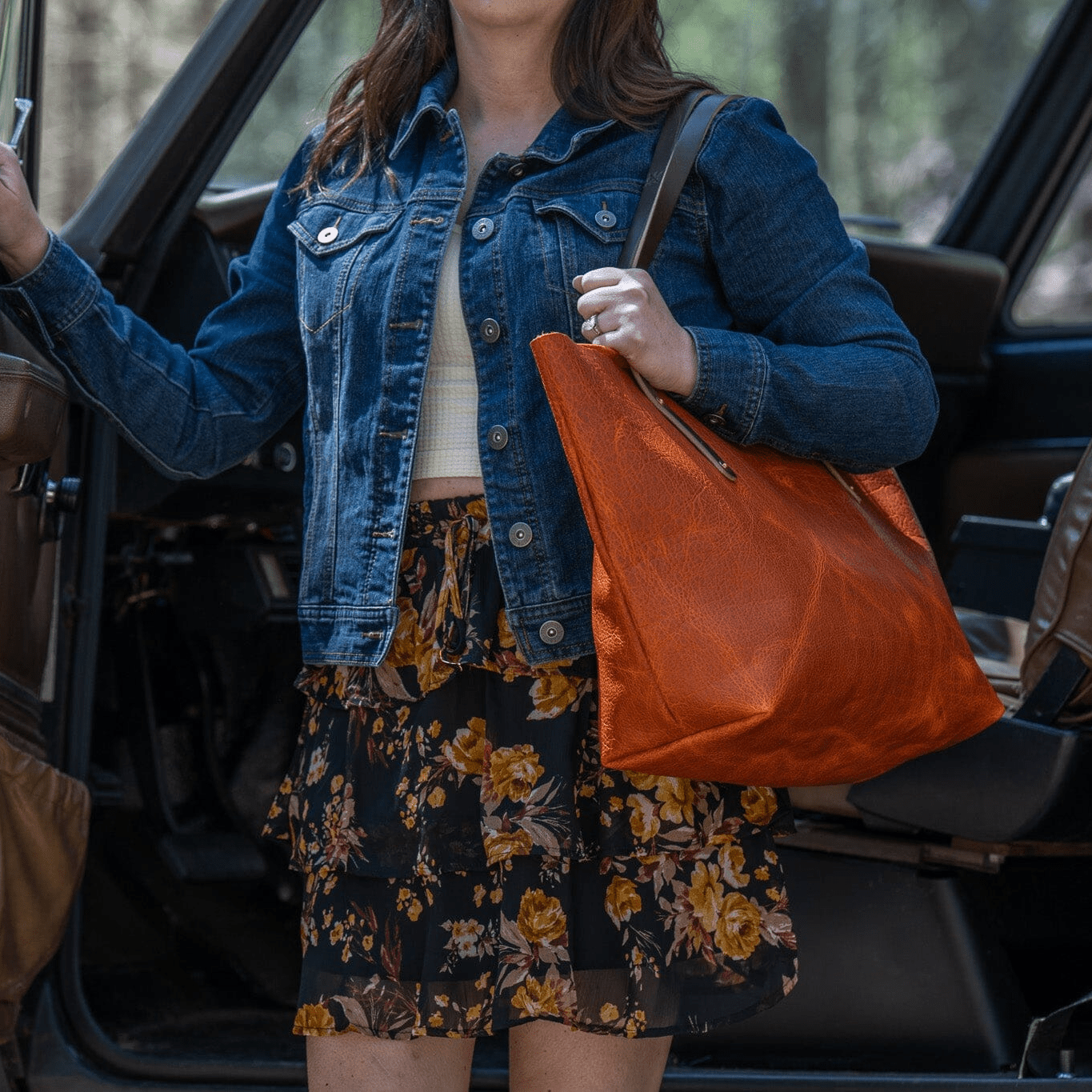 AVERY LEATHER TOTE BAG - LARGE - TANGERINE BISON