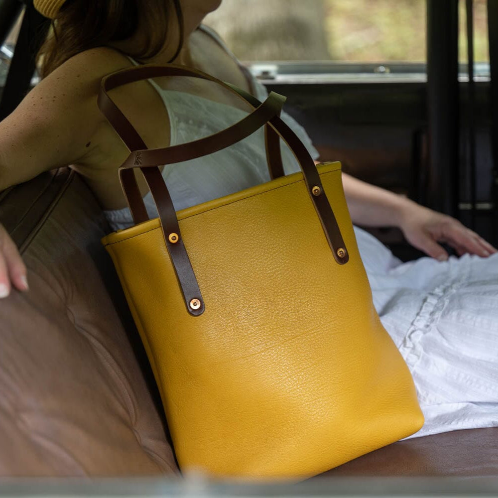 AVERY LEATHER TOTE BAG - SLIM MEDIUM - GOLDEN SUN