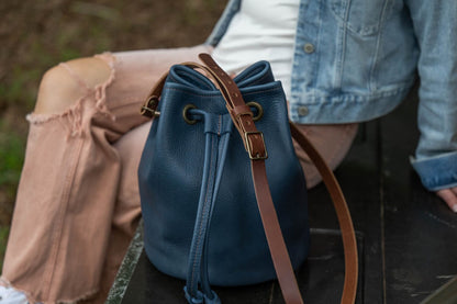 LEATHER BUCKET BAG - LARGE - SMOKEY BLUE | SADDLE STRAPS