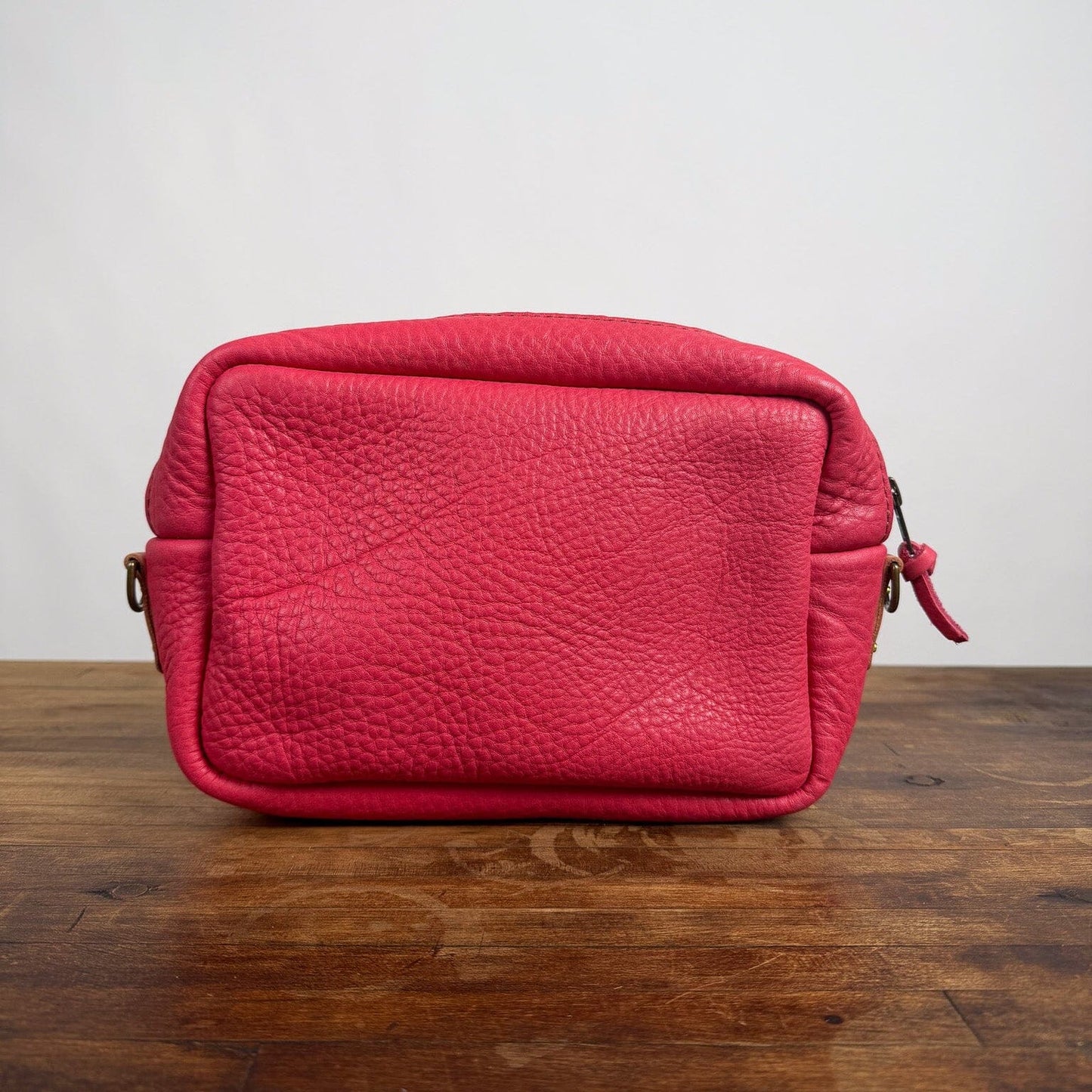 SARAH LEATHER CROSSBODY - PINK - FRONT POCKET - NEARLY PERFECT - IN STOCK
