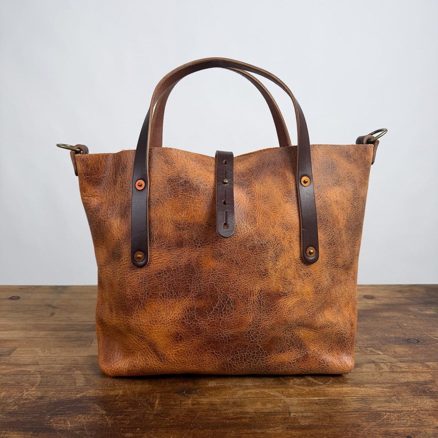 AVERY LEATHER TOTE BAG - SMALL - PEANUT BISON - BUTTON STUD - D-RINGS - 5" DROP - NEARLY PERFECT - IN STOCK
