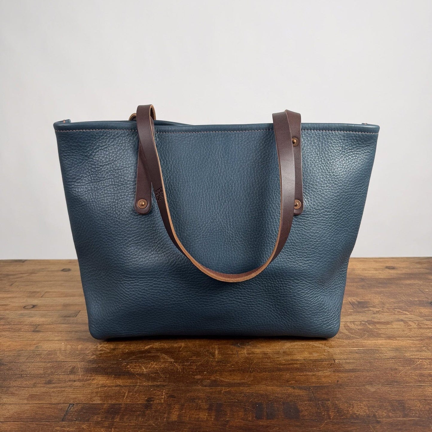 AVERY LEATHER TOTE BAG - MEDIUM - SMOKEY BLUE - LARGE FRONT POCKET - HEMMED POCKET - NEARLY PERFECT - IN STOCK