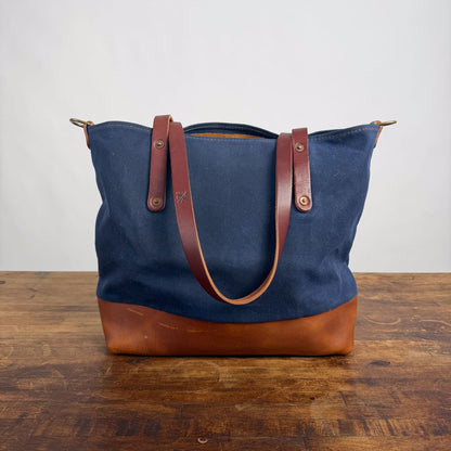 AVERY WAXED CANVAS TOTE BAG - MEDIUM - NAVY - SADDLE LEATHER - D-RINGS - NEARLY PERFECT - IN STOCK