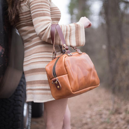 HOFFMAN LEATHER CROSSBODY BAG - CARAMEL