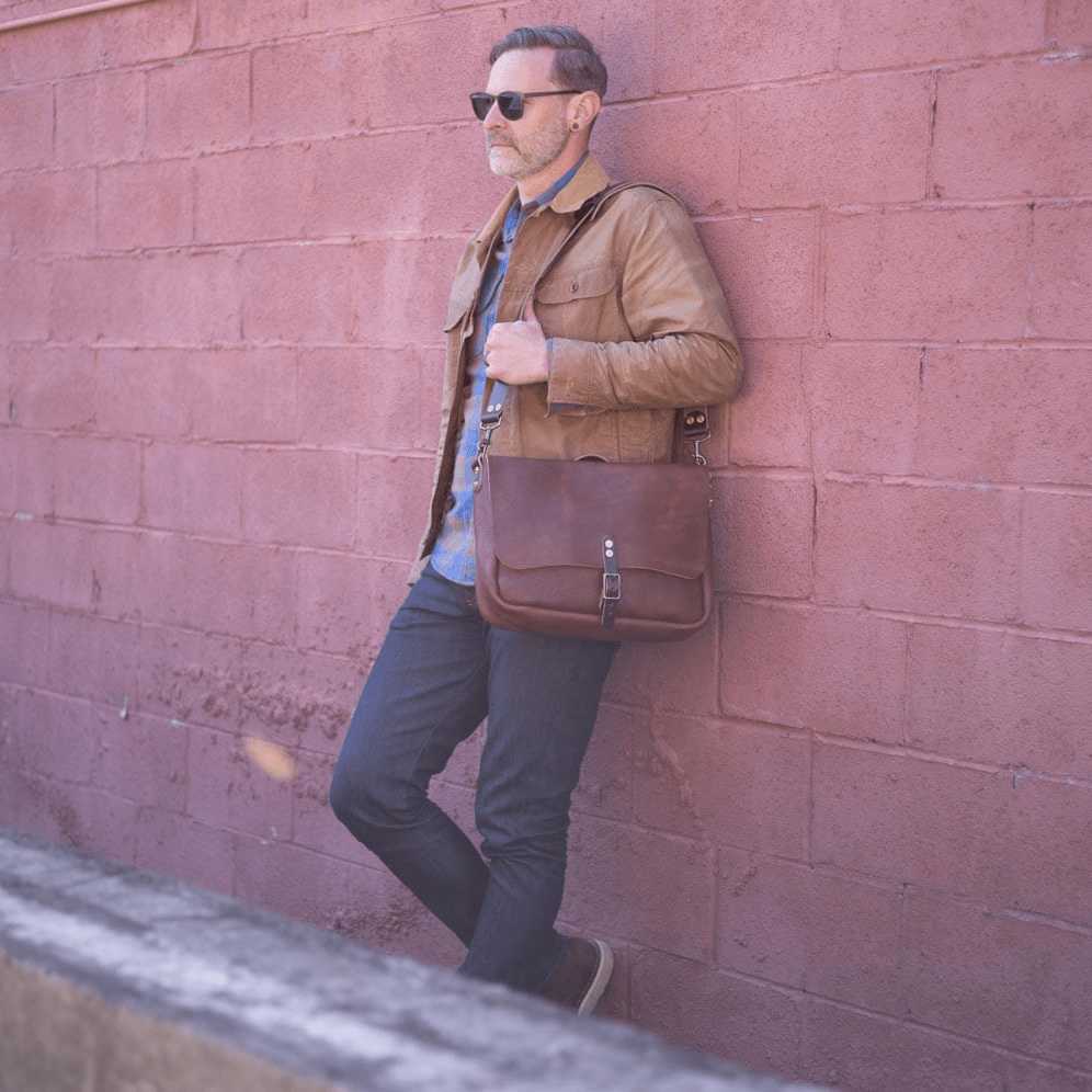 STEPHEN LEATHER MESSENGER BAG - SMALL