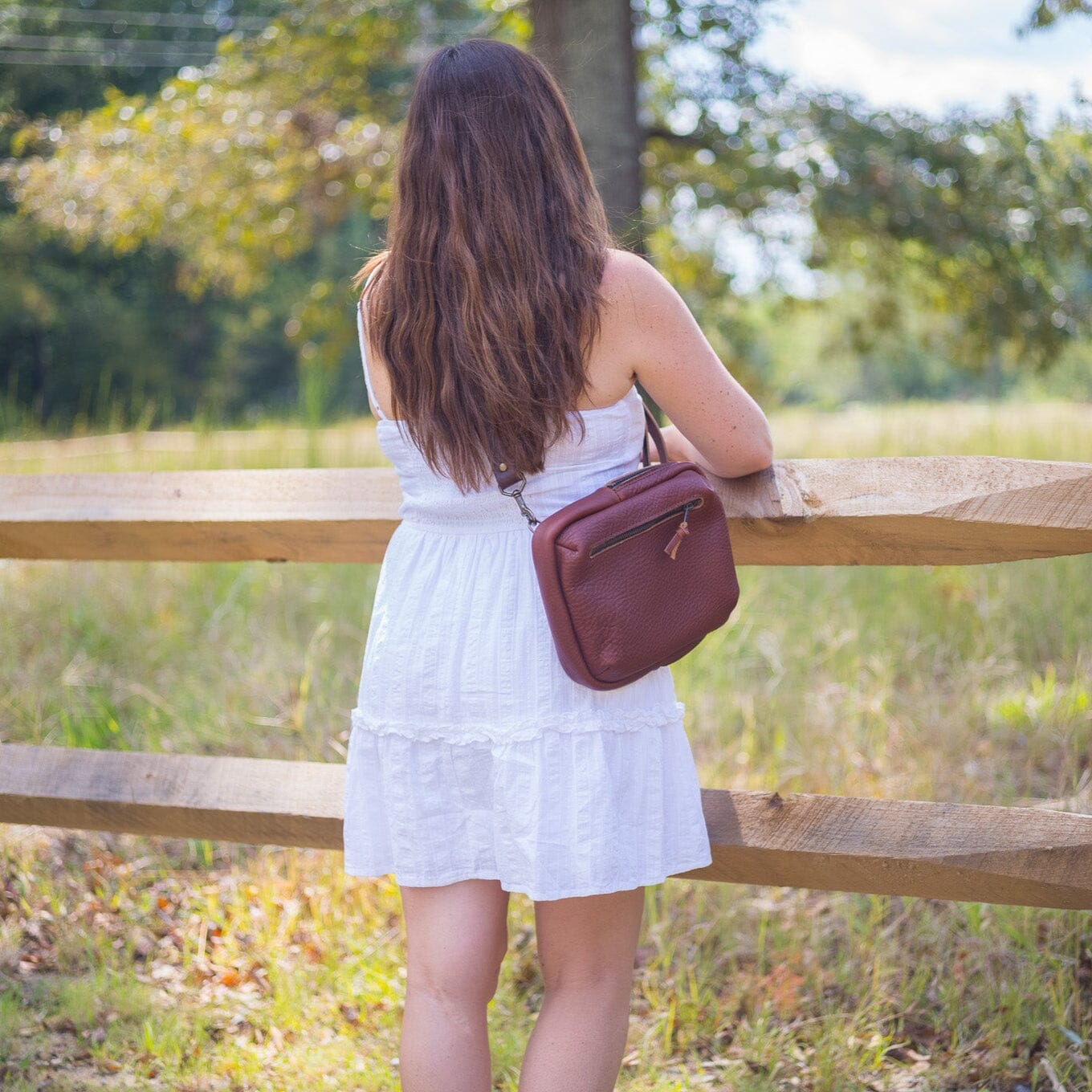 LEATHER SLING BAG
