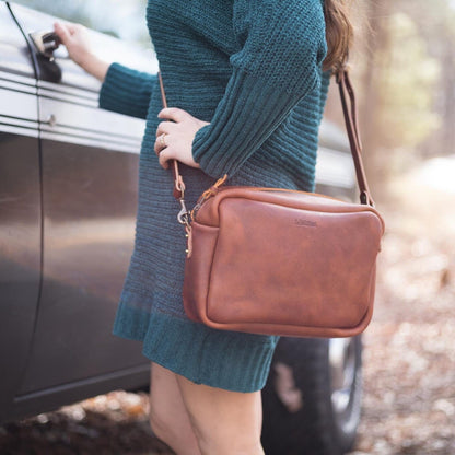 SARAH LEATHER CROSSBODY - MEDIUM - NATURAL VEG TAN