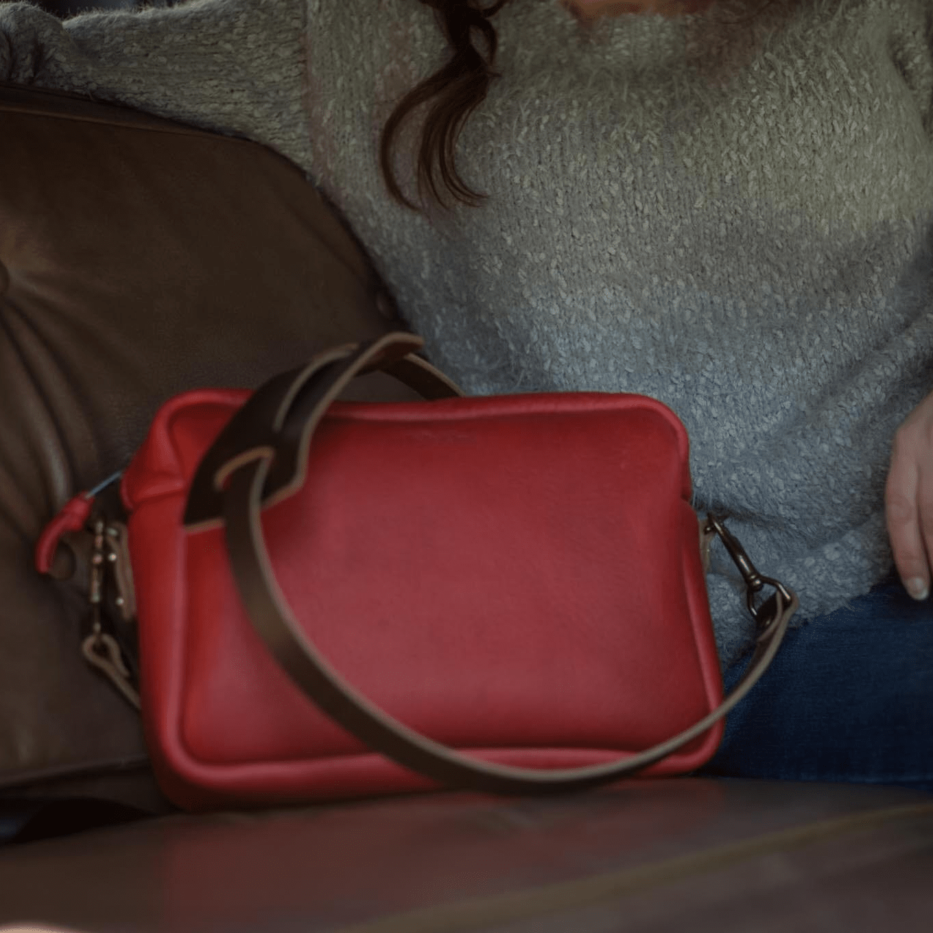 SARAH LEATHER CROSSBODY - LARGE - CRIMSON