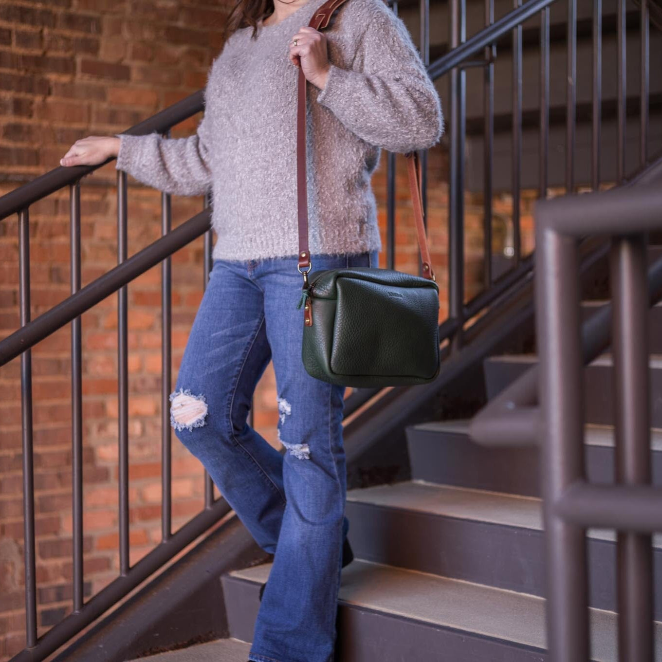 SARAH LEATHER CROSSBODY - MEDIUM - FOREST GREEN