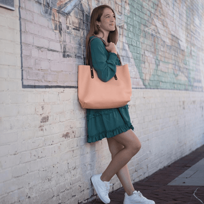 AVERY LEATHER TOTE BAG - MEDIUM - PEACH FUZZ