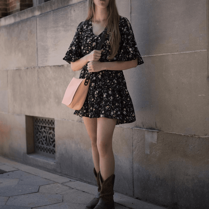 KINDLE LEATHER SATCHEL - PEACH FUZZ