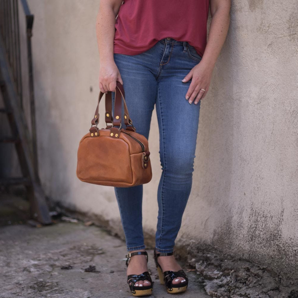 HOFFMAN LEATHER CROSSBODY BAG - MINI - CARAMEL