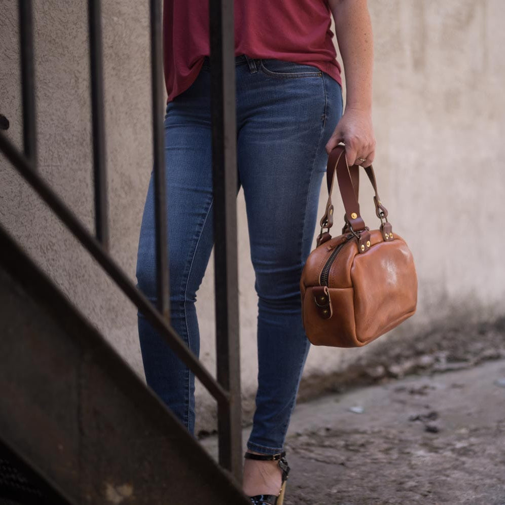 HOFFMAN LEATHER CROSSBODY BAG - MINI - CARAMEL