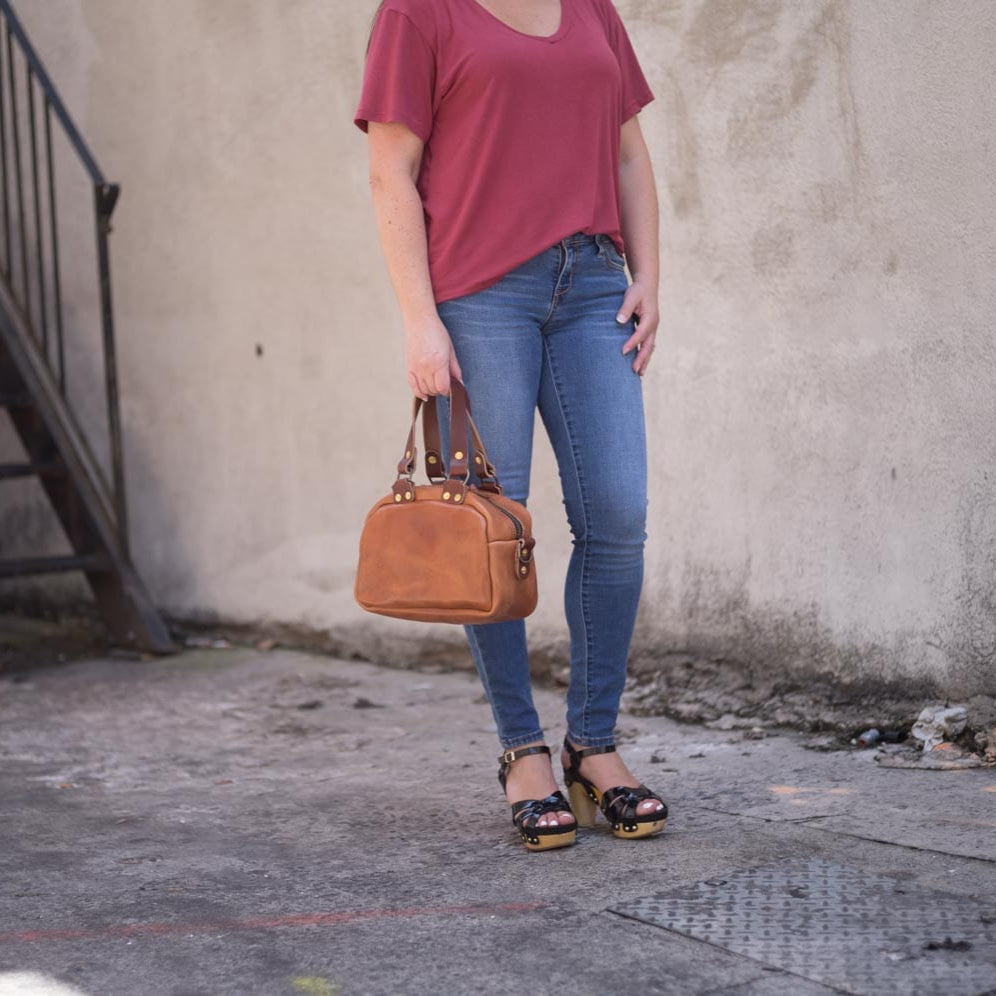 HOFFMAN LEATHER CROSSBODY BAG - MINI - CARAMEL