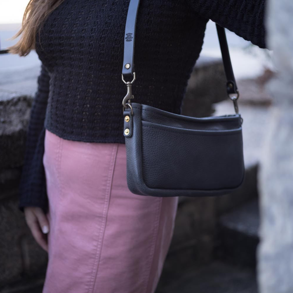RENNIE LEATHER SHOULDER BAG - RAVEN