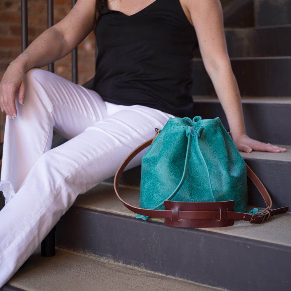 Abby leather bucket bag bermuda