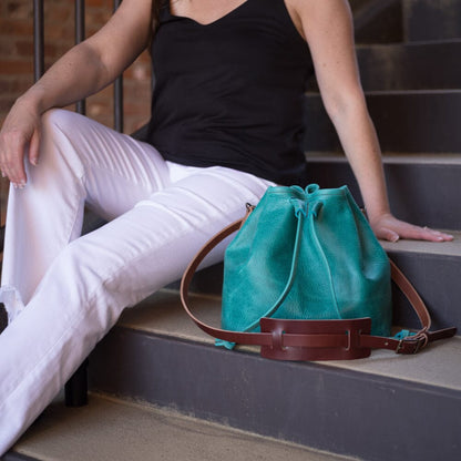 Abby leather bucket bag bermuda