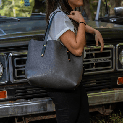 AVERY LEATHER TOTE BAG - MEDIUM - LEAD GRAY