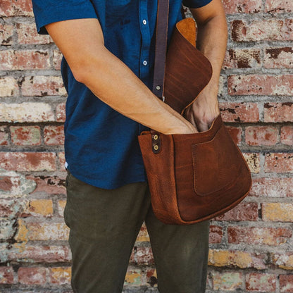 KINDLE LEATHER SATCHEL - RAVEN