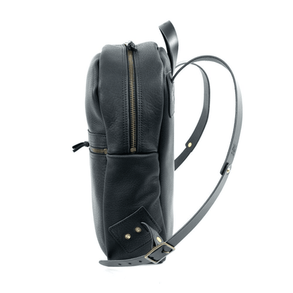 CLASSIC ZIPPERED LEATHER BACKPACK