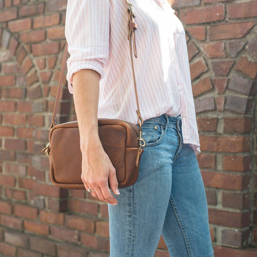 SARAH LEATHER CROSSBODY - SADDLE